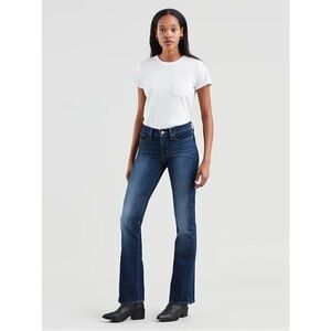 ♥️ NWOT! LEVI’S 315 SHAPING BOOTCUT 29 x 32
Medium/Dark wash as pictured.